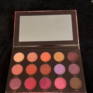 Hipdot Eye Shadow palette 
Multi color palette